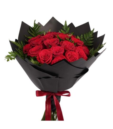 Red Rose Flower Bouquet in Black Wrap – Elegant Gift for Any Occasion