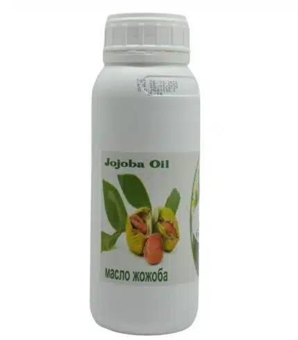 Ulei de jojoba organic pe piele pentru hidratare