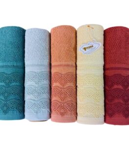 SIGMA 5-piece Egyptian cotton towel set folded neatly